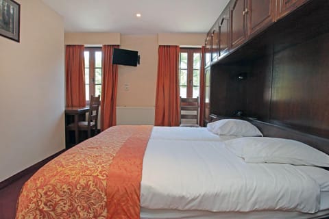 Day, Photo of the whole room