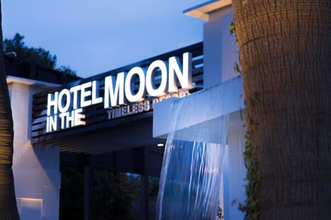 Hotel in the Moon (Adult Only) Hôtel d’amour in Yokohama