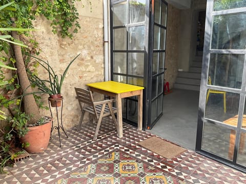 Patio, Dining area