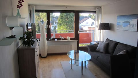 Living room, Photo of the whole room, Seating area