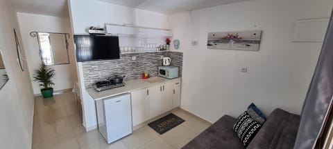 TV and multimedia, Kitchen or kitchenette, Living room