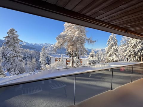Day, Natural landscape, Winter, View (from property/room), Balcony/Terrace, Mountain view