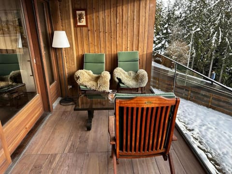 Renovated Mountain View Apartment - Les Eperviers Haus in Sierre