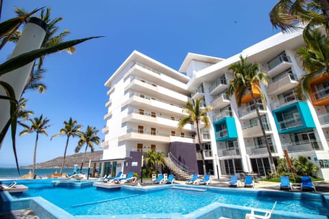 Swimming pool, Inner courtyard view