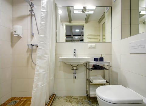 Bathroom, Photo of the whole room