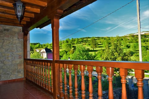 Balcony/Terrace, Street view