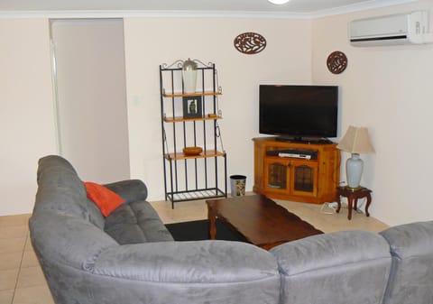 Geraldton Luxury Vacation Home with free Streaming Haus in Geraldton