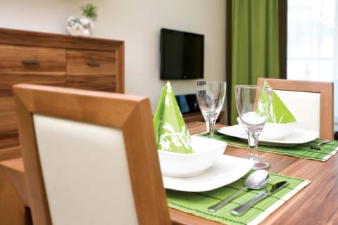 Food and drinks, Dining area