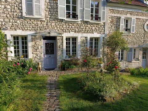 Property building, Spring, Day, Garden, Garden view