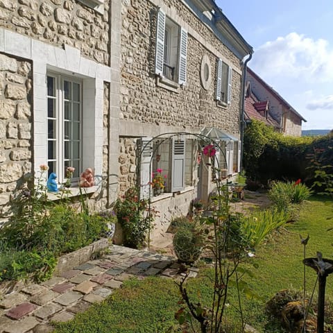 Property building, Summer, Garden view