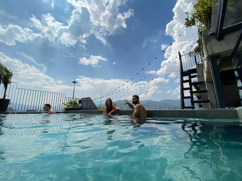 Pool view, Pool view