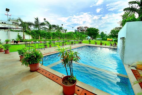 Pool view, Swimming pool