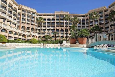 Cannes Front Beach Pools Apartment Condominio in Cannes