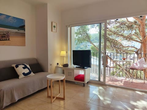 Tamariu Roca Rubia 1- cozy terrace and balcony with views of the seavilla Apartamento in Tamariu