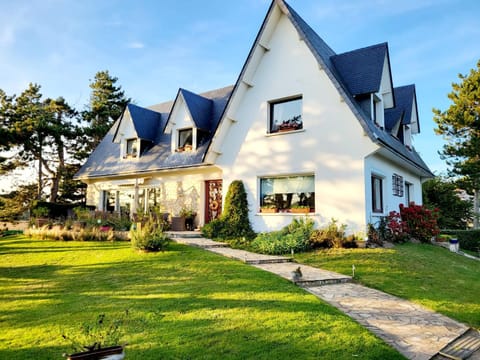 Property building, Garden, Garden view