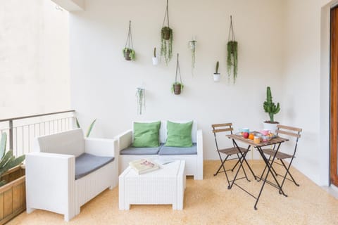 Luxury Four Bedroom Home with Amazing Terraces in Sorrento Alojamiento y desayuno in Sorrento