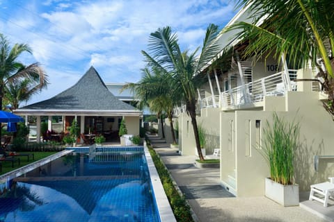 Property building, Restaurant/places to eat, Swimming pool