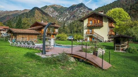 Garden, Swimming pool
