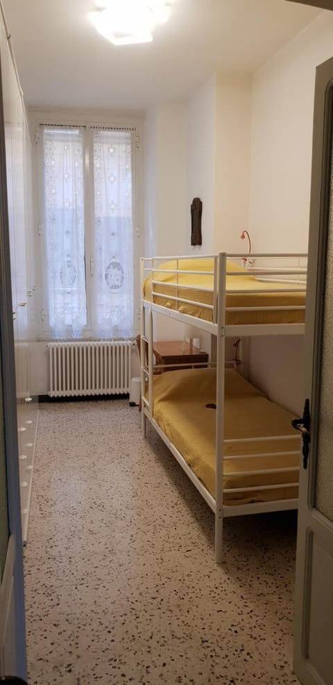 bunk bed