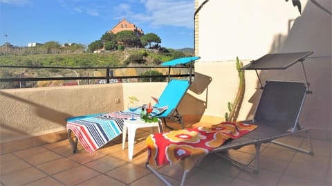 Claire Seaview & Beach-apartment Condo in Maresme