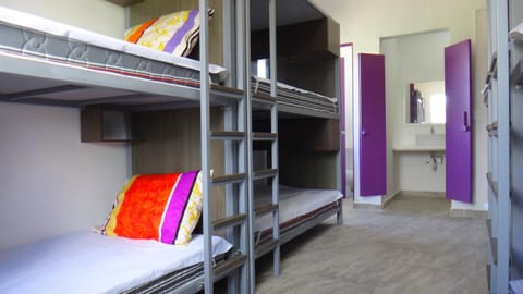 Bathroom, Photo of the whole room, bunk bed