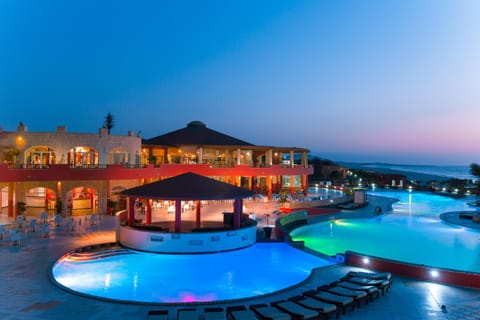 Nearby landmark, Night, Natural landscape, Pool view, Sea view, Swimming pool, Sunrise, Sunset, sunbed