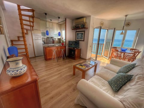 Apartamento en acantilado con wifi y aire acondicionado Apartment in Garraf