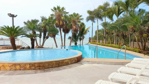Acogedor departamento con playa privada Condo in Santa Elena Province