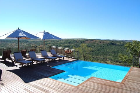 Umzolozolo Private Safari Lodge & Spa hotel in KwaZulu-Natal