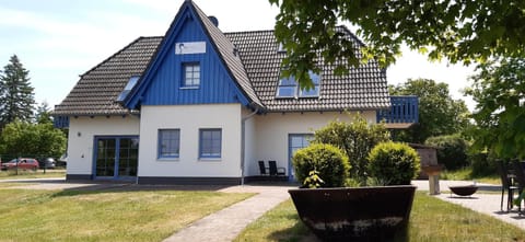 BBQ facilities, Garden, Balcony/Terrace