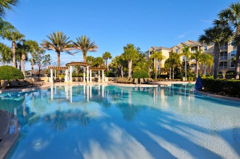 Windsor Hills Resort! 2 Miles to Disney! 6 Bedroom with Private Pool & Spa Casa in Windsor Hills