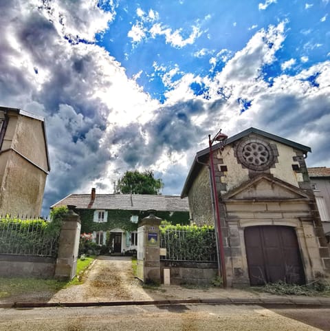 Facade/entrance, Neighbourhood, Quiet street view