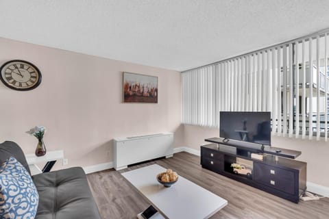 Arlington Fully Furnished Apartments in Crystal City Condo in Crystal City