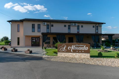 Pensiunea Almada Chambre d’hôte in Timiș County