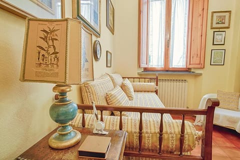 TV and multimedia, Coffee/tea facilities, Living room, Seating area