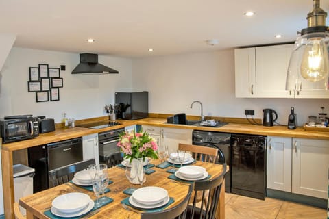 Stainsborough Hall Holiday Cottages House in Amber Valley