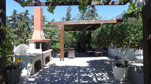 Patio, BBQ facilities