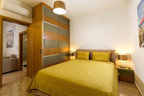 Bed, Photo of the whole room, Bedroom, wardrobe, air conditioner