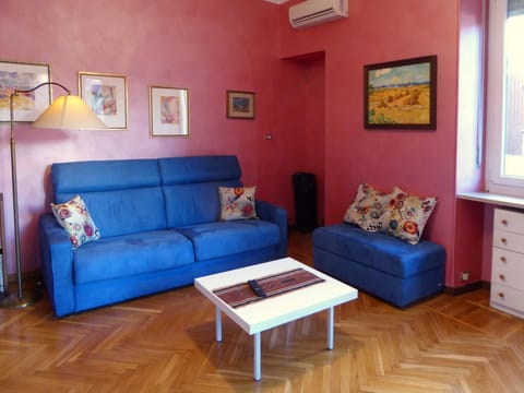 Communal lounge/ TV room, TV and multimedia, Seating area, Bedroom, Area and facilities