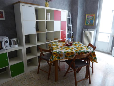 Dining area, kitchen