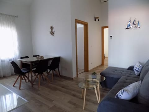 Villa Jukic Apartamento in Murter