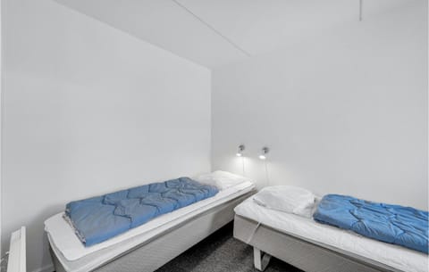 3 Bedroom Lovely Apartment In Ringkbing Condominio in Søndervig
