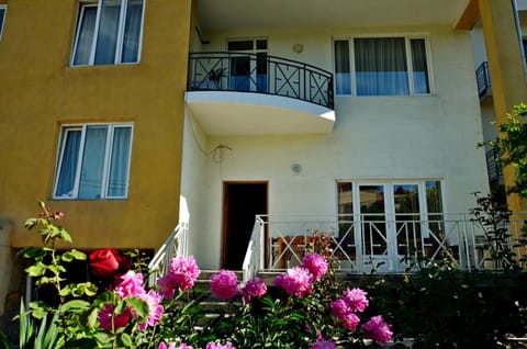 Boutique Hotel Eco-House Tbilisi Bed and Breakfast in Tbilisi