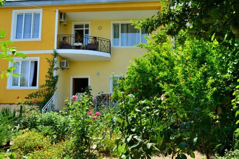 Facade/entrance, Garden