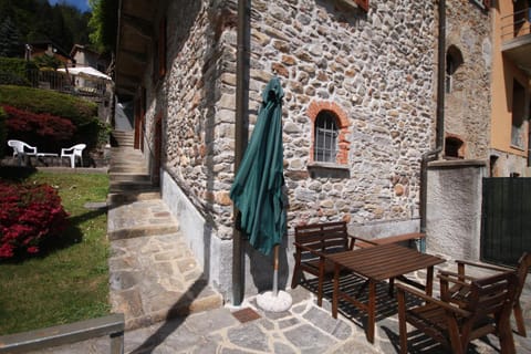 Facade/entrance, Balcony/Terrace