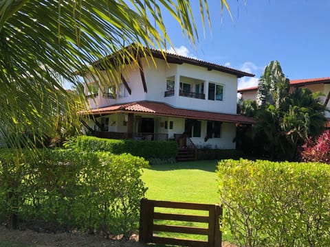 Property building, Garden, Balcony/Terrace