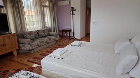 Guest House Garbevi Bed and Breakfast in Blagoevgrad Province