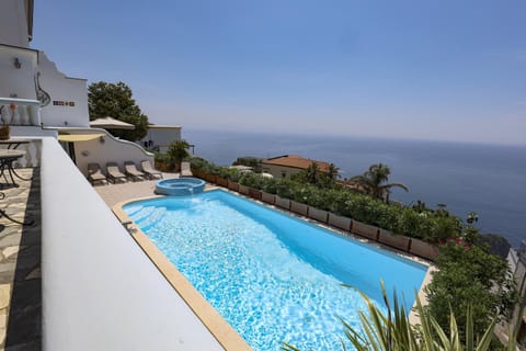 Pool view, Sea view, Swimming pool