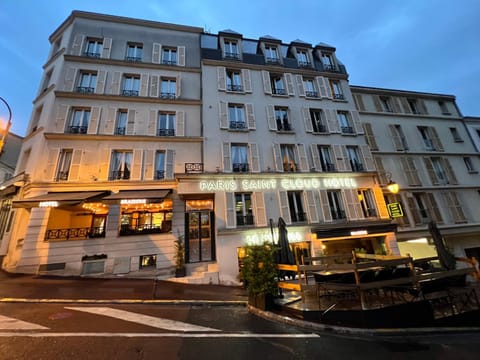 Paris Saint Cloud Hôtel Hotel in Saint-Cloud