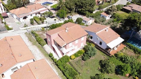 Property building, Bird's eye view, Garden